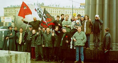 Члены клуба ГАЗ-21 Волга-Ретро после Пробега. У памятника Ю. Гагарина